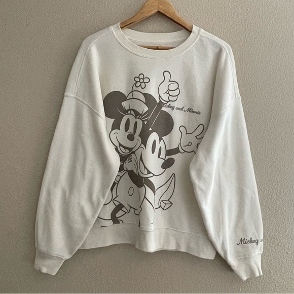 Disney White Crew Neck Sweater with Mickey‎ and Minnie - Picture 2 of 9